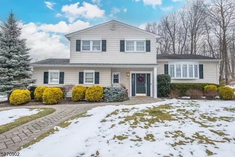 3 Johanna Ave, Parsippany-troy Hills Twp, NJ 07054