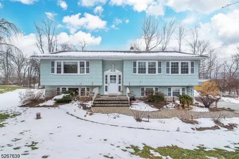 14 Slayton Rd, Vernon Twp, NJ 07418