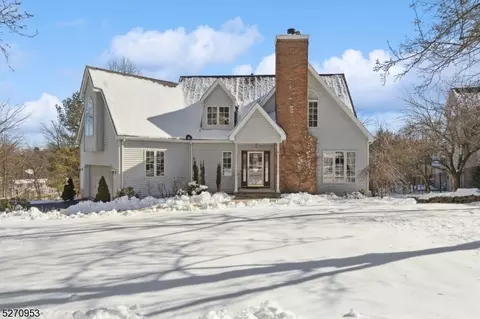 21 Eagle Ct, Randolph, NJ 07869