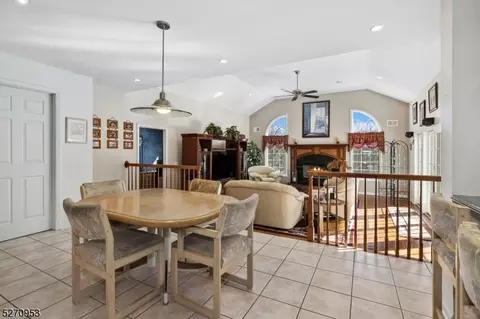 21 Eagle Ct, Randolph, NJ 07869 photo 10