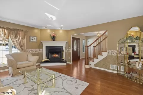 21 Eagle Ct, Randolph, NJ 07869 photo 4