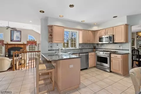21 Eagle Ct, Randolph, NJ 07869 photo 9