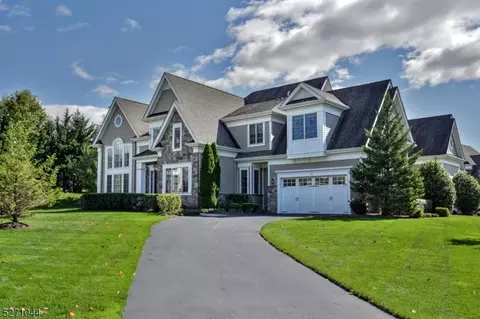 36 Cider Mill Ct, Montvale, NJ 07645