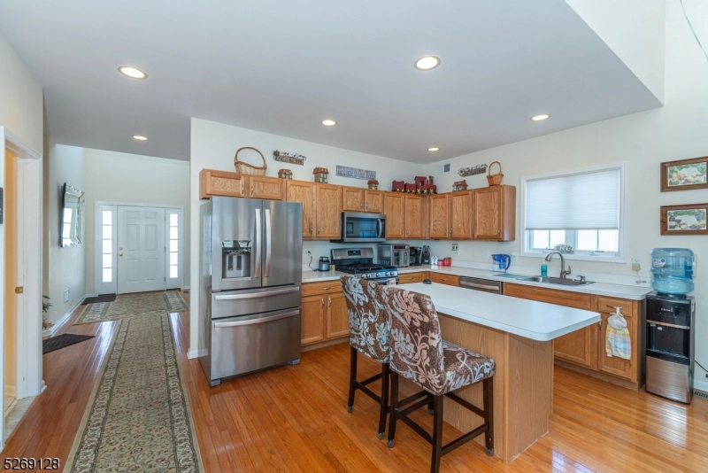 13 FAIRCHILD LN  