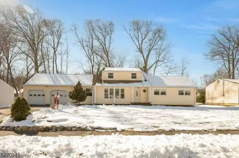 26 Maplewood Dr, Parsippany-troy Hills Twp, NJ 07054