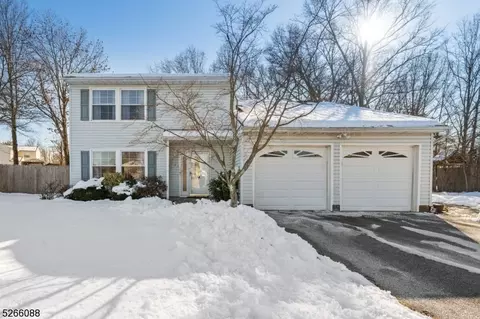 15 Pierson Dr, Hillsborough, NJ 08844