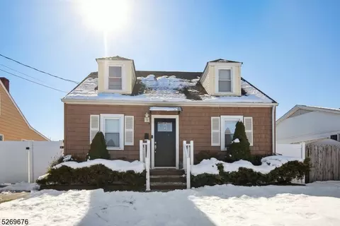 1015 Saint John St, Manville, NJ 08835