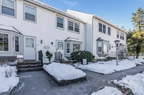 116 Franklin Ct, Flemington, NJ 08822