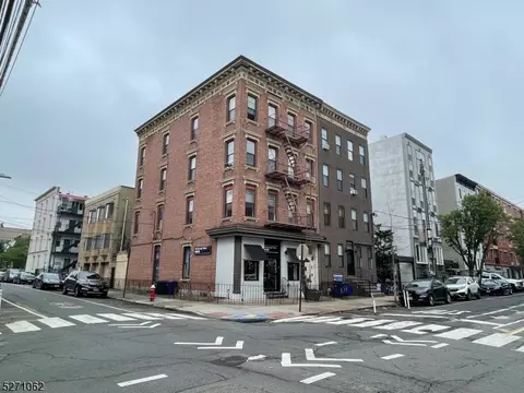 133 Madison St #4R, Hoboken, NJ 07030