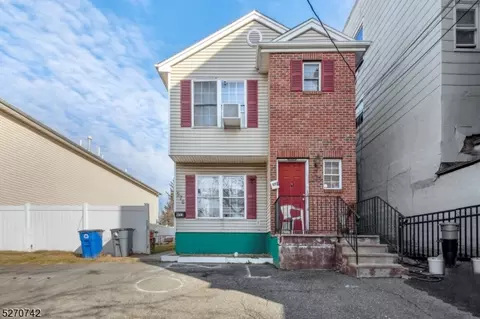 574-576 15th Ave, Newark, NJ 07103