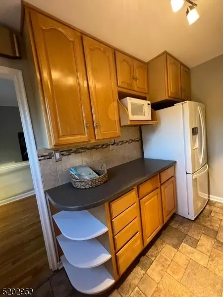 Kitchen - 417 Morris Ave, Summit, NJ 07901 photo 8 of 9