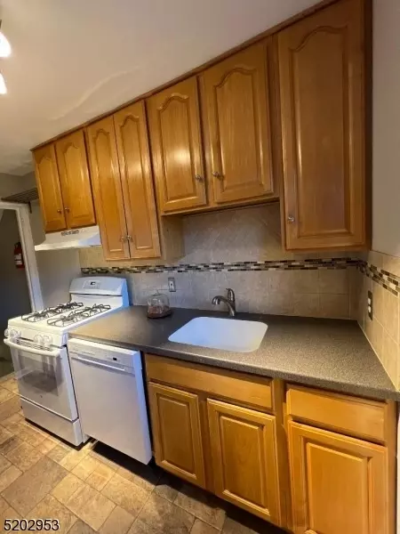 Kitchen - 417 Morris Ave, Summit, NJ 07901 photo 9 of 9