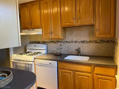 Kitchen - 417 Morris Ave, Summit, NJ 07901 photo 1 of 9