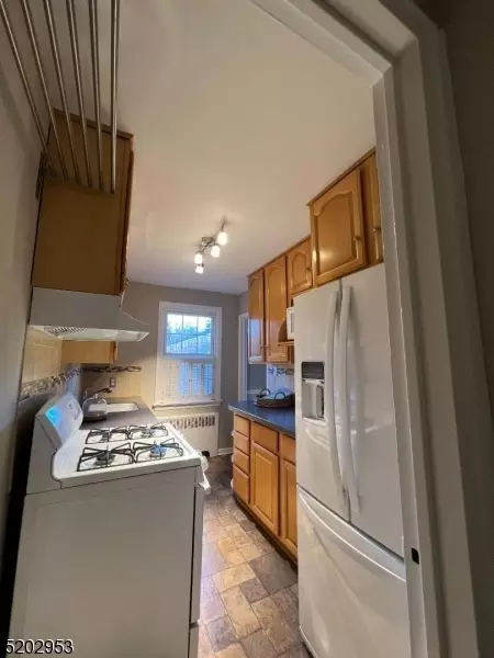 Kitchen - 417 Morris Ave, Summit, NJ 07901 photo 3 of 9