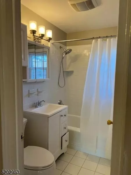 Bath - 417 Morris Ave, Summit, NJ 07901 photo 1 of 2