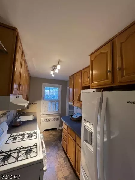 Kitchen - 417 Morris Ave, Summit, NJ 07901 photo 5 of 9