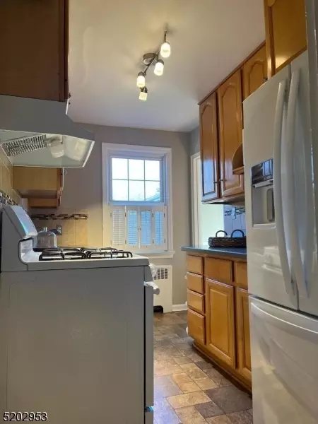 Kitchen - 417 Morris Ave, Summit, NJ 07901 photo 2 of 9