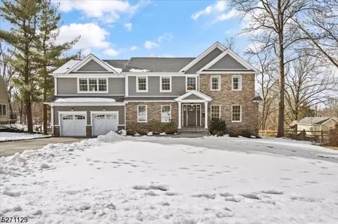 19 Cedar Green Ln, Berkeley Heights, NJ 07922