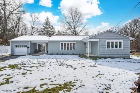 4 Crossbrook Ln, West Caldwell, NJ 07006