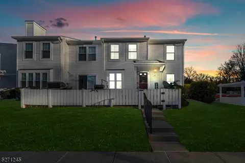 44 Almond Dr, Somerset, NJ 08873