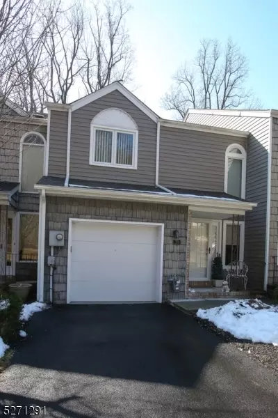 39 Averell Dr, Morris Plains, NJ 07950