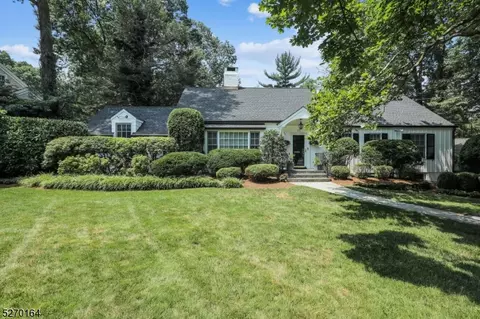 35 Rotary Dr, Summit, NJ 07901