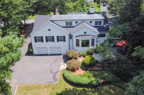 35 Rotary Dr, Summit, NJ 07901 photo 2
