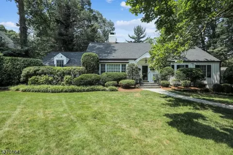 35 Rotary Dr, Summit, NJ 07901