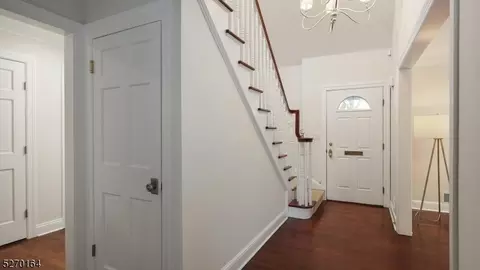 35 Rotary Dr, Summit, NJ 07901 photo 4