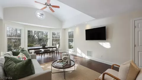 35 Rotary Dr, Summit, NJ 07901 photo 10