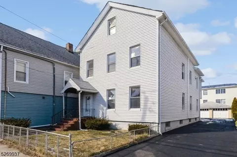 47 Main Ave, Wallington, NJ 07057