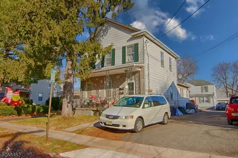 56 2nd Ave, Raritan, NJ 08869