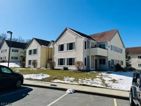 178 Falcon Ridge Way #178, Hamburg, NJ 07419