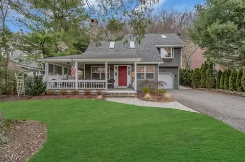 15 Cliffside Ln, Rockaway Twp, NJ 07435