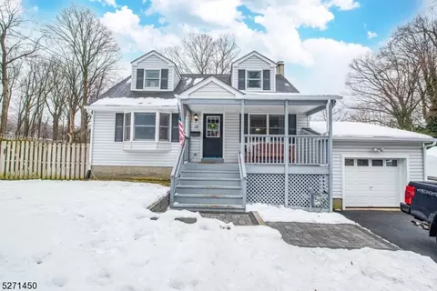 12 Adams Dr, Ogdensburg, NJ 07439