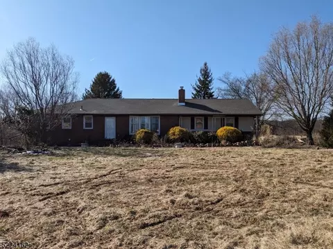 86 Johanna Farms Rd, Raritan Twp, NJ 08551