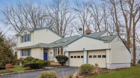 26 Sandy Hill Rd, Westfield, NJ 07090