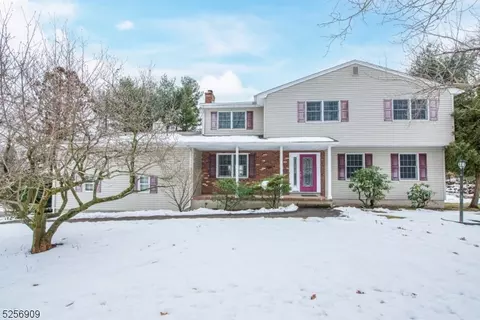 15 Corey Rd, Mount Olive, NJ 07836