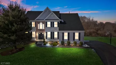 45 Julie Ct, Franklin Twp, NJ 08873