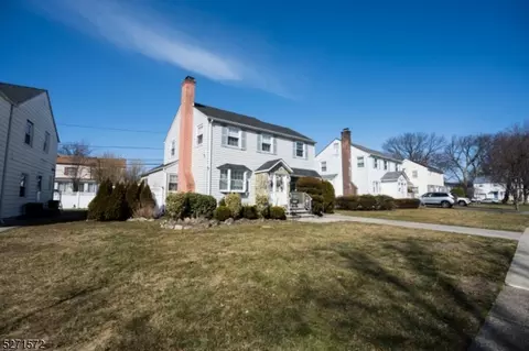 111 Elmwood Dr, Elmwood Park, NJ 07407
