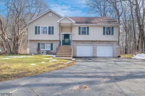 136 Weldon Rd, Jefferson, NJ 07849