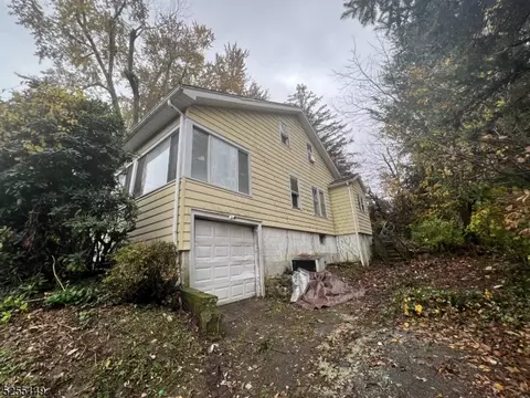 14 Grandview Ave, Lincoln Park, NJ 07035