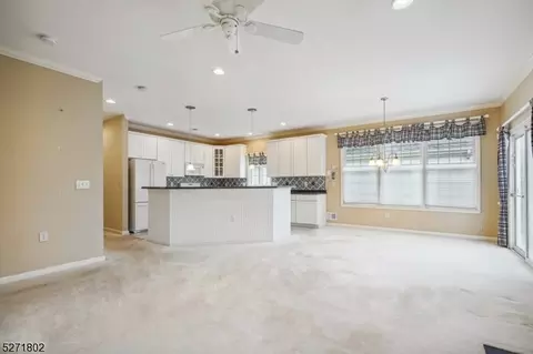 17 Stryker Rd, Franklin Twp, NJ 08873