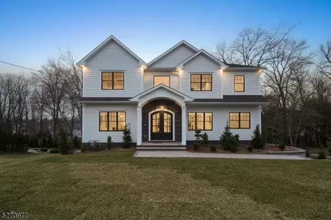 30 Rose Ave, Caldwell, NJ 07006