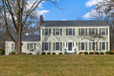 49 Walnut Cir, Basking Ridge, NJ 07920