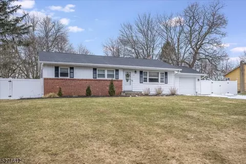 114 Highview Ter, Hackettstown, NJ 07840