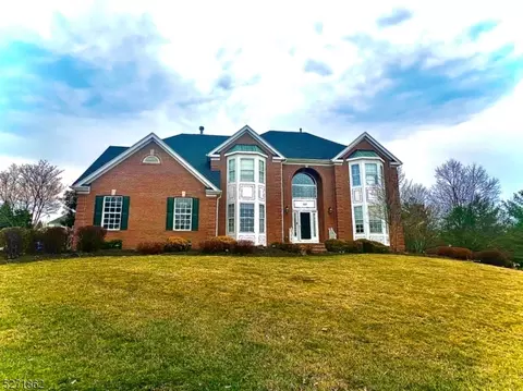 105 Bowman Ct, Somerville, NJ 08876