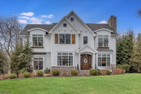 66 Rolling Hill Dr, Chatham Twp, NJ 07928