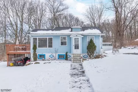 14 Villanueva Ave, Jefferson, NJ 07849