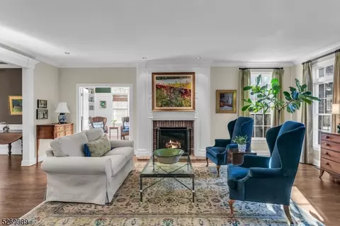 3 Stoneview Ct, Bernards, NJ 07920